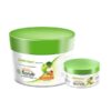 Golden Pearls Double Exfoliating Scrub böyük və kiçik qabda, dərinin təmizlənməsi və nəmləndirilməsi üçün təsvir edilən məhsul Скраб Golden Pearls Double Exfoliating в большой и малой упаковке, изображение продукта для глубокого очищения и увлажнения кожи.